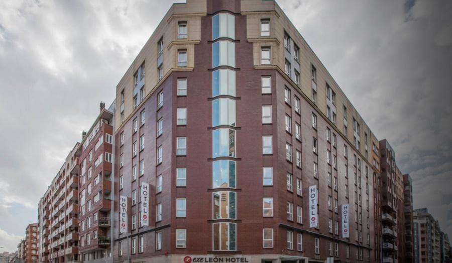 Exe Leon Hotel Exterior photo