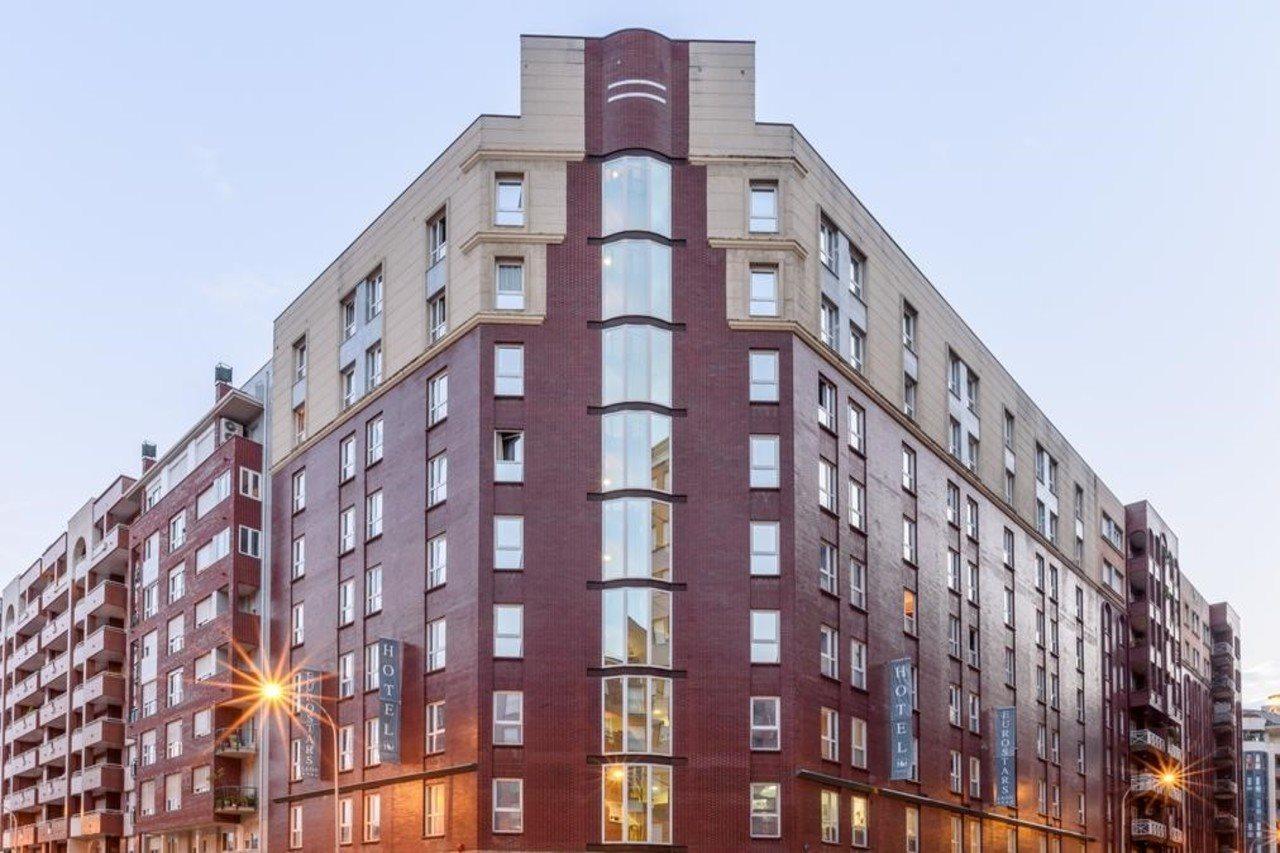 Exe Leon Hotel Exterior photo