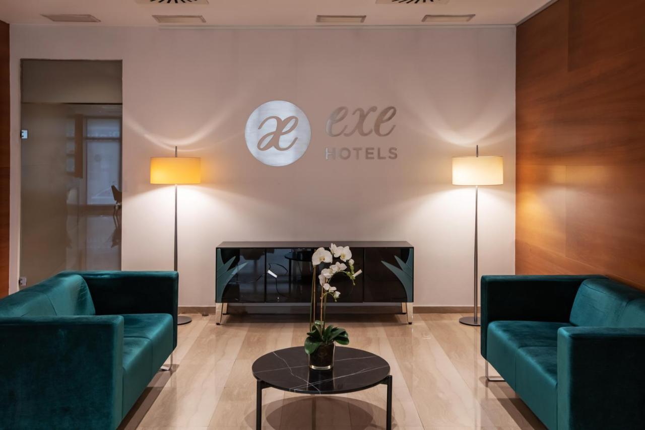 Exe Leon Hotel Exterior photo