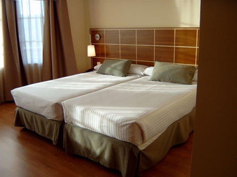 Exe Leon Hotel Room photo